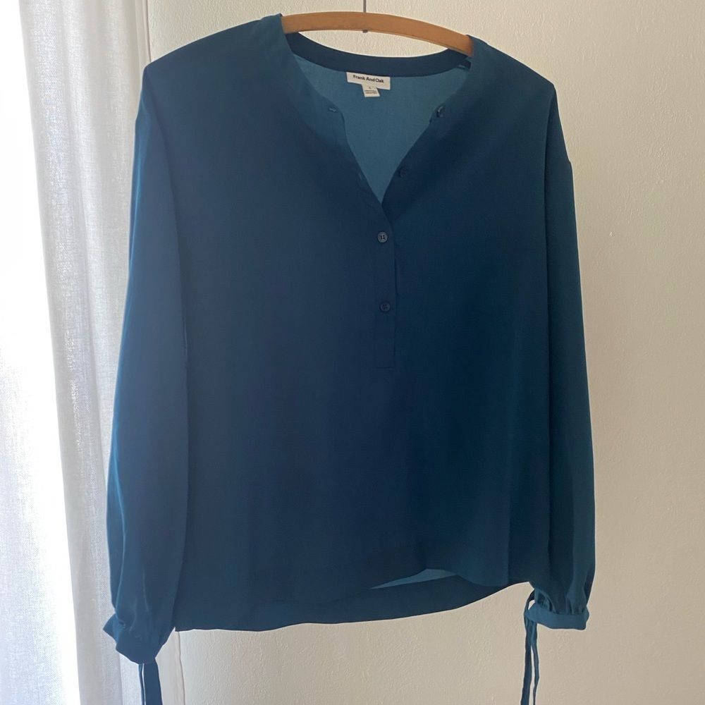 Frank and Oak | Tie sleeve blouse